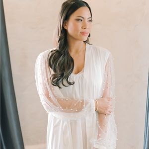 The Robe - Cassidy - White Long